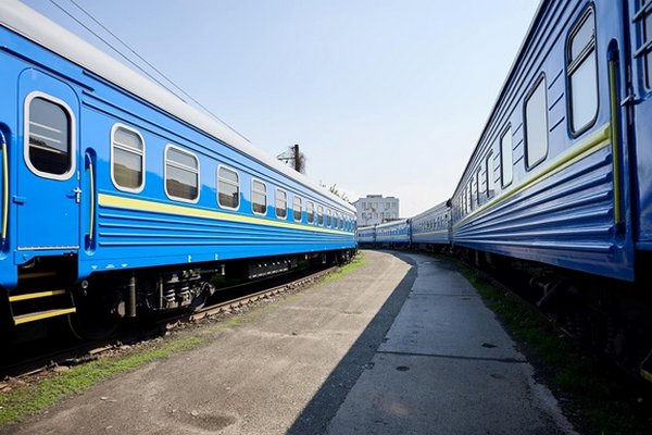 Венгрия снова отменила несколько поездов в Украину