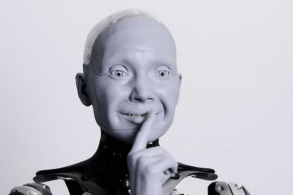 «Самый продвинутый» робот в мире рассказал, что будет с человечеством через 100 лет