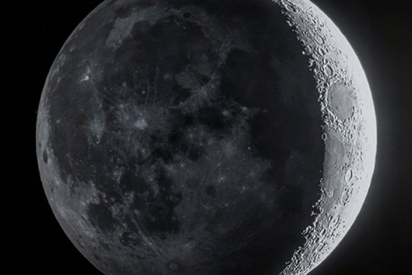 Почему на Луне образуется мерзлая вода: ответ ученых удивил мир