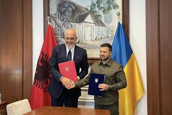Албания поддержала вступление Украины в НАТО