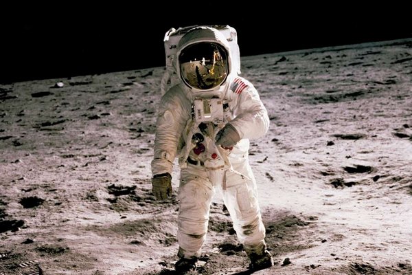 Астронавты носят Прада: модный дом будет производить специальные костюмы для NASA