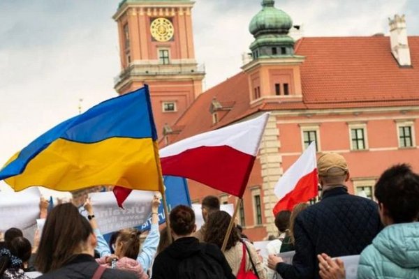 Польша будет постепенно отменять финансовую помощь украинским беженцам