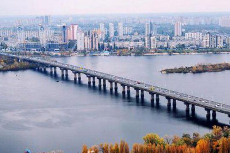 Мост имени Евгения Патона в Киеве не рассчитан на нагрузки, которые приходится испытывать в современных условиях, - Борис Патон