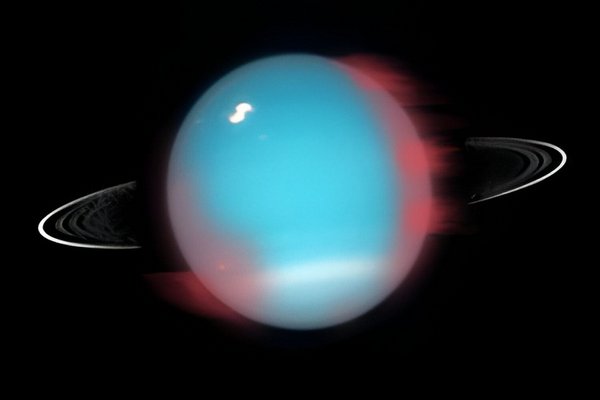 Ученые впервые обнаружили необычное полярное сияние на Уране