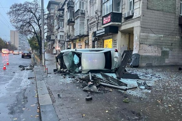 Водителю, который въехал в остановку с людьми в Киеве, сообщили о подозрении