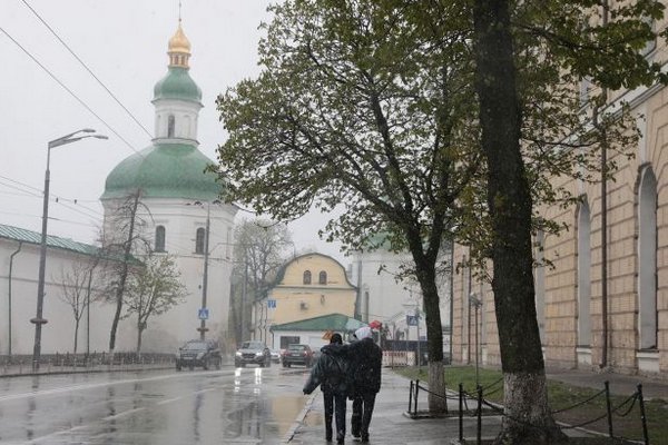 Дожди и даже грозы. Синоптик дала прогноз на сегодня в Украине