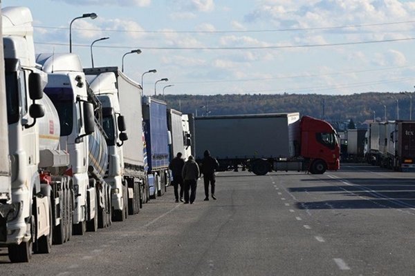 В очереди на границе с Польшей скончался украинский водитель
