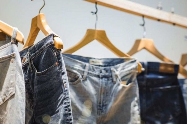 Как часто нужно стирать джинсы в машинке: ответ директора Levi's – никогда