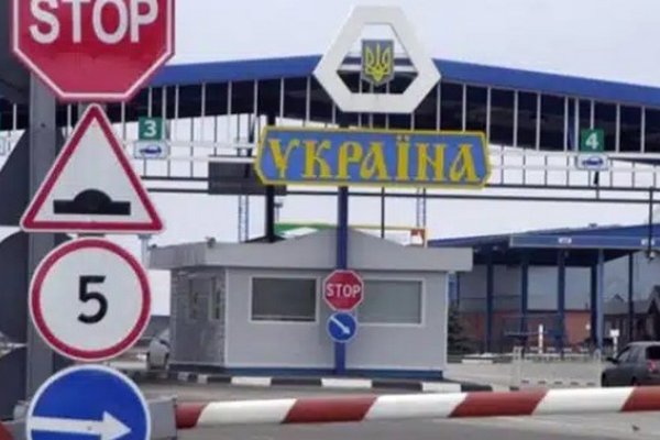 В Украину приезжает больше людей, чем уезжает