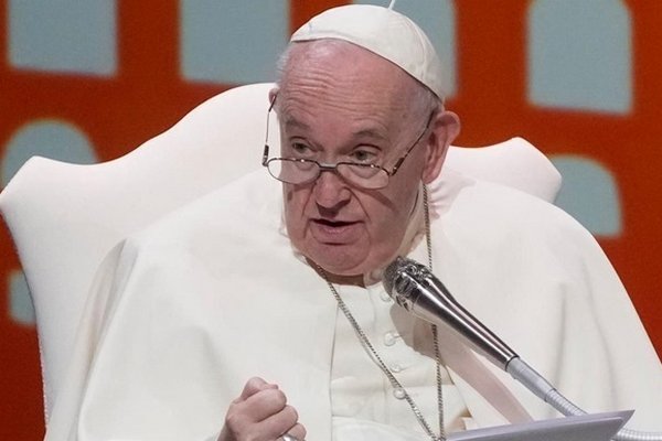 Ватикан разрешил благословение однополых пар, но есть одно 