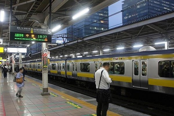 В Токио произошла резня в поезде: четверо раненых