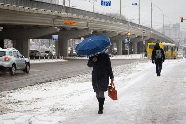 Потеплеет до +14, местами дождь: какой будет погода в Украине сегодня