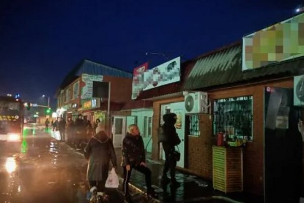 На Киевщине произошел пожар в продуктовом магазине