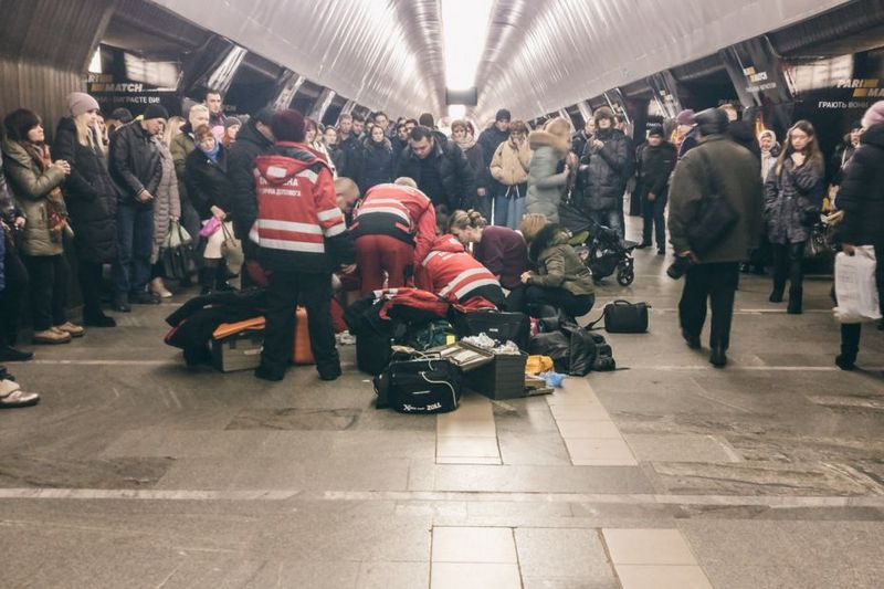 В киевском метро умерла девятилетняя девочка