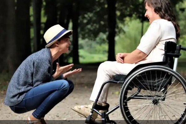 Пенсии для людей с инвалидностью выросли: сколько получают украинцы