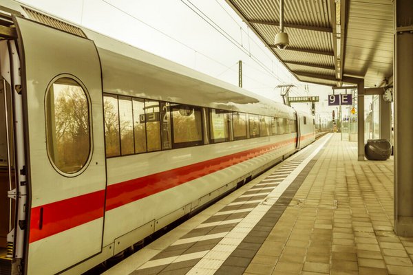 Deutsche Bahn договорился с машинистами о переговорах, забастовку откладывают