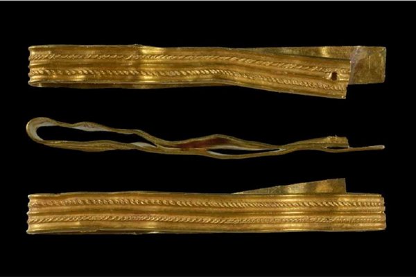 В Британии 12-летний мальчик обнаружил золотой римский браслет 