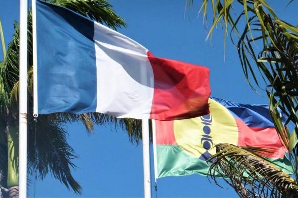 Франция ввела войска в Новую Каледонию и запретила там TikTok