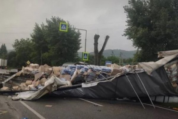 Масштабное ДТП с фурами на Львовщине парализовало движение по трассе: только чудом никто не погиб