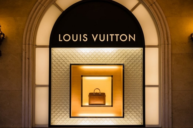 В Москве магазин Louis Vuitton обокрали на миллионы