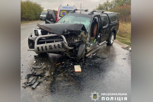 На Киевщине столкнулись две легковушки, три человека пострадали