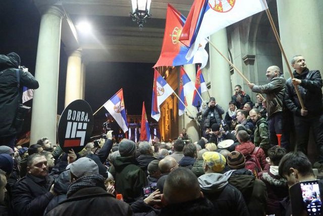 В Сербии протестовали против власти: в чем причина