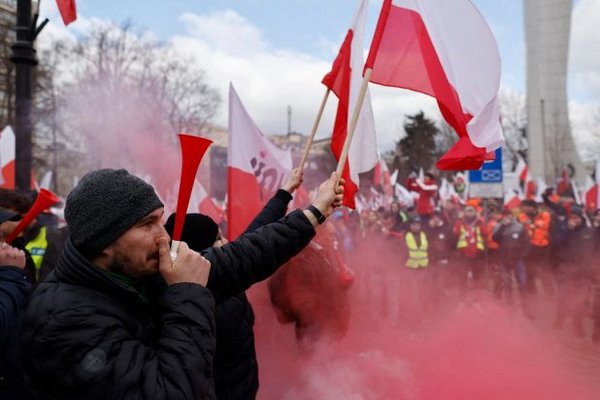 Польские фермеры анонсировали масштабный протест в Варшаве против импорта из Украины