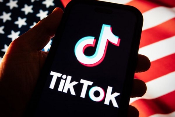 TikTok возобновил свою работу в США