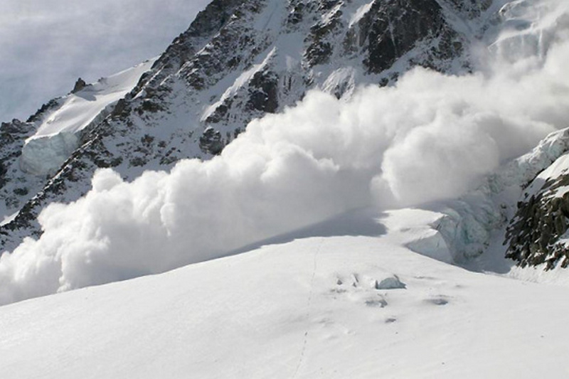 В Болгарии при сходе лавины погибли два сноубордиста
