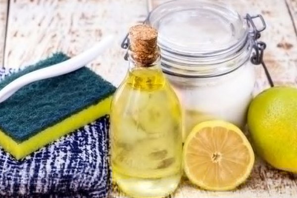 Неожиданный помощник: 7 способов использовать уксус не только на кухне