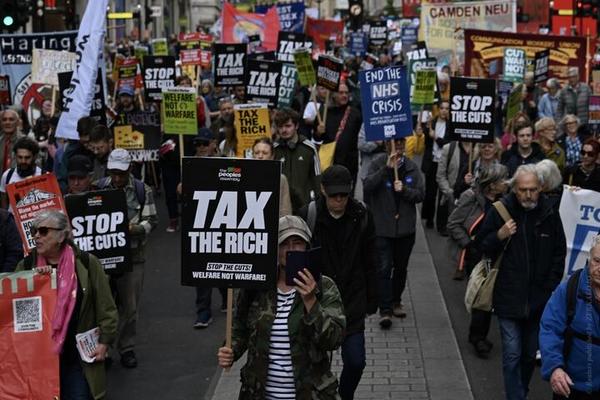 Протесты в США Против Иммиграционных Рейдов: Подробности