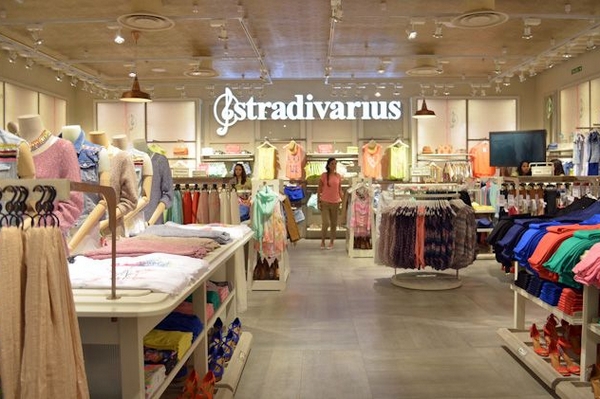 Доставка брендовой одежды Stradivarius в Казахстан с Meest Shopping