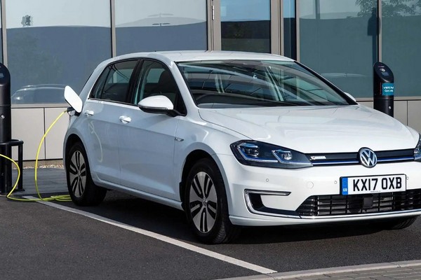 Volkswagen Golf 9: платформа и двигатель нового поколения