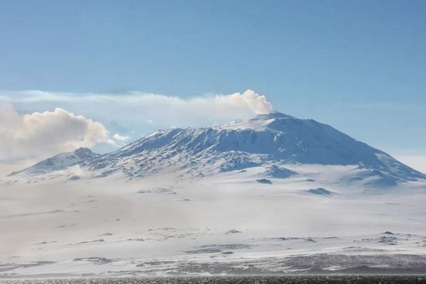 Золото вулкана Эребус: почему его не будут добывать, несмотря на $6140 ежедневной стоимости