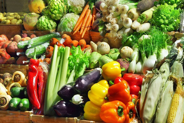 Ягоды бьют рекорды: Почему черника стоит 400 грн/кг, пока яблоки стабильны