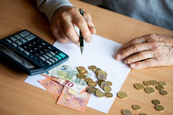 Исполнительные документы: как Пенсионный фонд Украины производит принудительное взыскание с пенсионеров