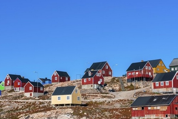 Арктическая оборона: почему Гренландия ограничивает продажу недвижимости гражданам США
