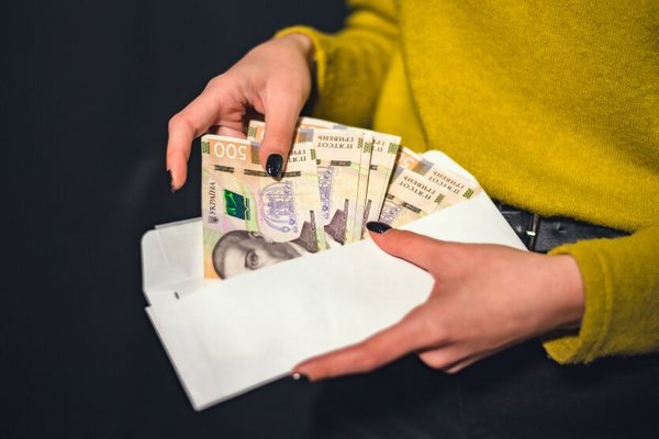 Какие доходы не влияют на субсидию и что делать с долгами по коммуналке