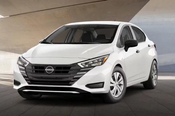 Nissan Versa уступает дорогу электрокарам: что известно о замене седана