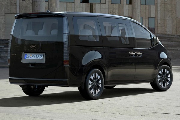 Hyundai Staria Hybrid и обновленный дизель: всё о технической начинке новой версии