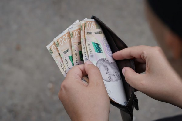 Социальная помощь на уход через ПФУ: новые правила и суммы выплат в текущем году