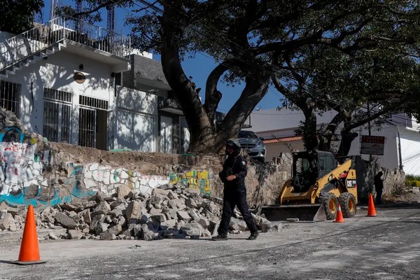 Гуманитарная катастрофа в Мексике: тысячи людей остались без крова после землетрясения