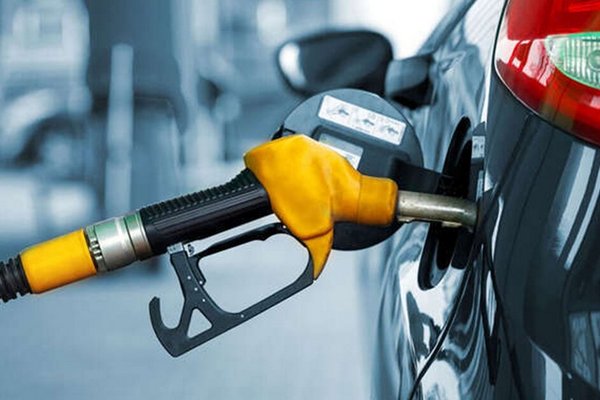 Успейте заправиться: эксперты предупреждают о скачке цен на АЗС в ближайшие дни