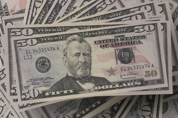 Рекордный доллар и бизнес: как девальвация гривны в 2026 году повлияет на цены