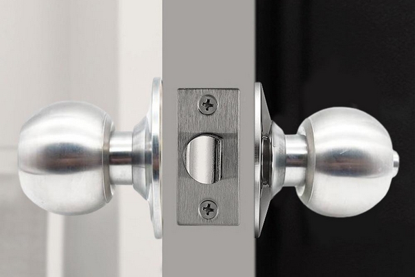 Дверні ручки: різноманіття форм та правила вибору