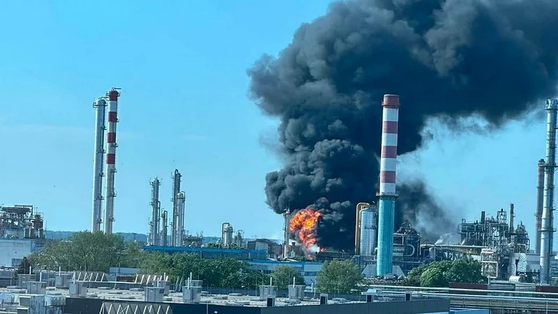 Авария на НПЗ в Венгрии: один погибший и семеро раненых при взрыве на заводе MOL