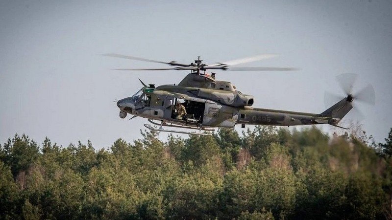 Авиакатастрофа на военном объекте в Чехии: при посадке упал вертолет UH-1Y Venom