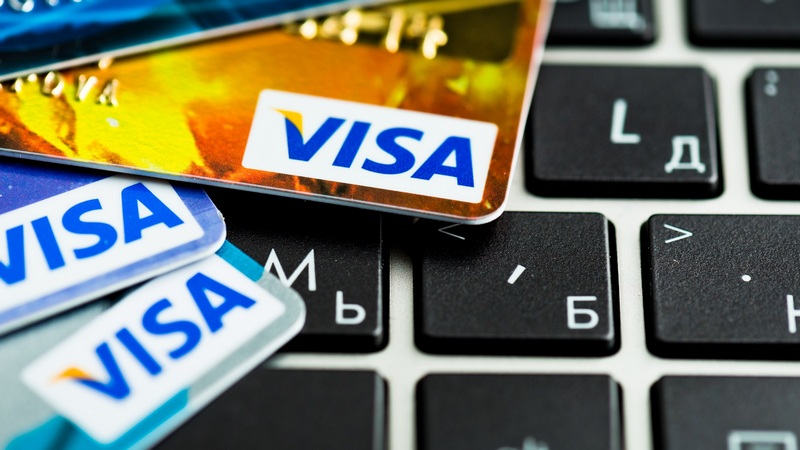 Трансформация платных систем: Visa сокращает 2600 сотрудников для развития ИИ-направлений