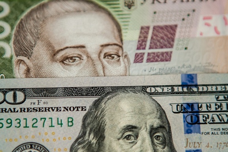 Курсы валют на 4 февраля: гривну укрепили