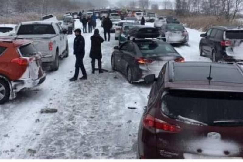В Канаде столкнулись 50 авто: есть пострадавшие